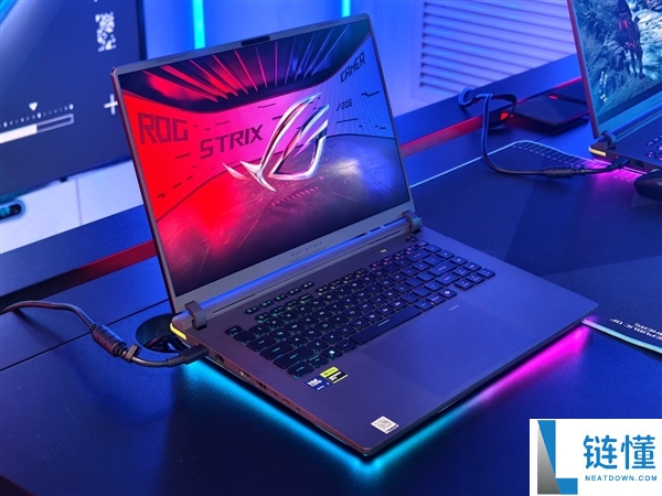 ROG 枪神 10 Plus 超竞版发布：首发 4K 星云原画屏 3.0，320W 狂暴性能游戏本