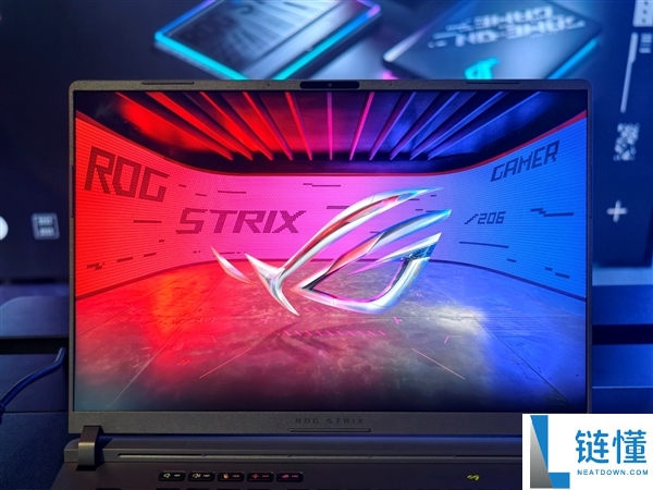 ROG 枪神 10 Plus 超竞版发布：首发 4K 星云原画屏 3.0，320W 狂暴性能游戏本