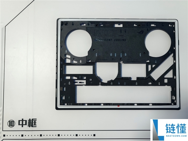 ROG 枪神 10 Plus 超竞版发布：首发 4K 星云原画屏 3.0，320W 狂暴性能游戏本