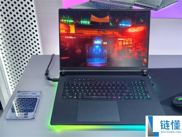 ROG 枪神 10 Plus 超竞版发布：首发 4K 星云原画屏 3.0，320W 狂暴性能游戏本