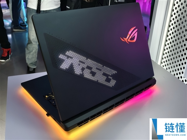 ROG 枪神 10 Plus 超竞版发布：首发 4K 星云原画屏 3.0，320W 狂暴性能游戏本