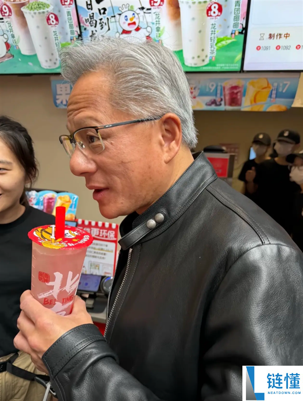 蜜雪冰城销量暴涨 140%！黄仁勋打卡同款饮品引爆全网