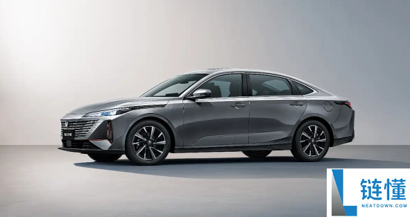 2026 款长安逸动经典版上市：新蓝鲸 1.5T+6.4L 油耗，售价 8.79 万