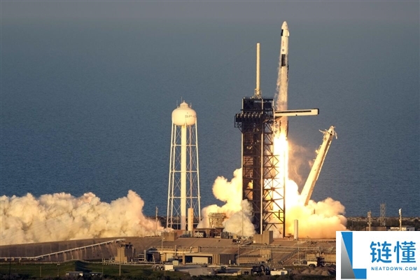SpaceX 拟推万亿美元薪酬方案：考核挂钩火星殖民百万人口目标