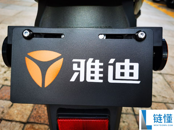 加不起油换电车！雅迪欧洲销量暴涨 70% 赴匈牙利建厂