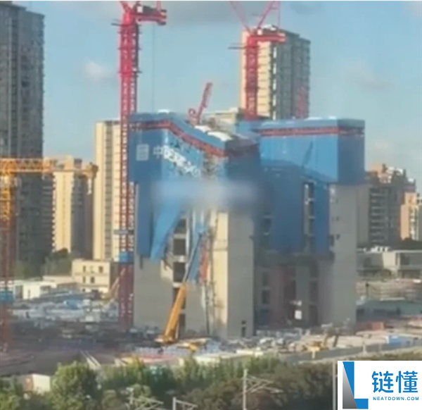 京东上海总部大楼疑歪斜？官方通报：主体结构无异常、无人伤亡，涉事工地已停工