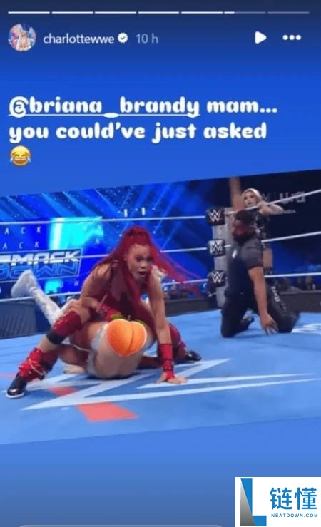 WWE 意外现场：摔角女王走光瞬间曝光