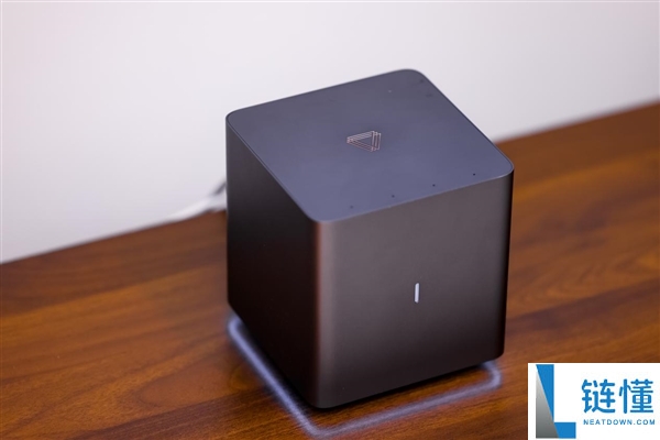 摩尔线程 AICUBE 正式发布：首款家庭 AI PC+NAS+ 智能体一体机