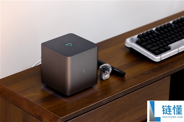 摩尔线程 AICUBE 正式发布：首款家庭 AI PC+NAS+ 智能体一体机