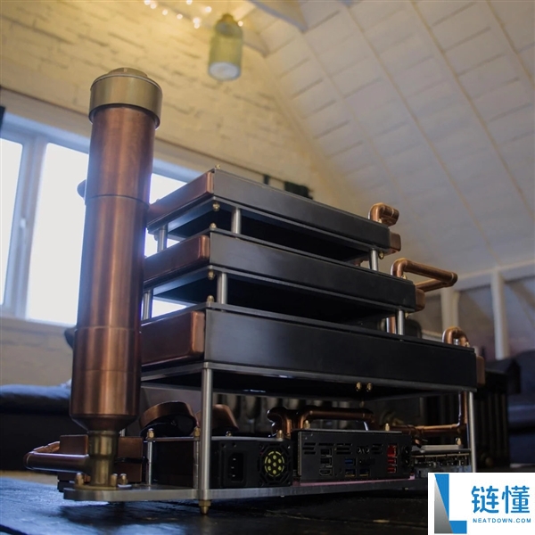 零风扇挑战 RTX 5080！无扇水冷主机实测：液温 60℃CPU 先过热