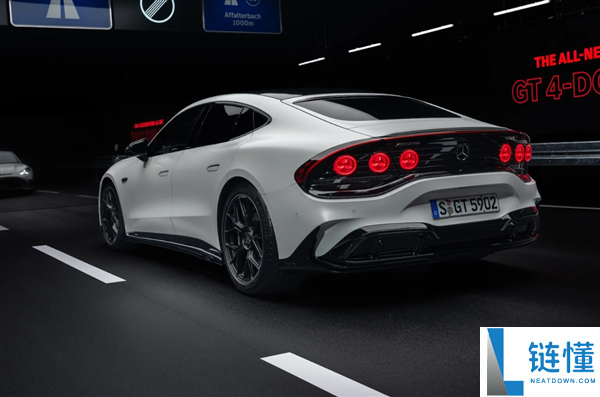 奔驰史上最强 AMG!全新 AMG GT 四门纯电跑车官图:三电机破千匹马力