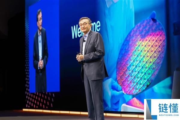 58 岁 Intel 重磅突破：挖出“美国国宝”技术，彻底翻身