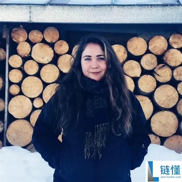 英国女大学生全素食 3 年猝死真相：尸检揭秘精神错乱离世原因