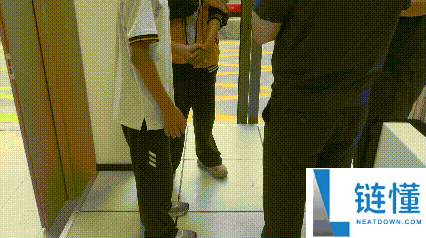 两男生手被 502 胶水粘住 2 小时，医生束手无策！119 紧急救援成功