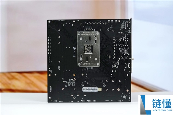 七彩虹 iGame B850M Ultra-OC V14 主板图赏：轻松打造千帧电竞主机