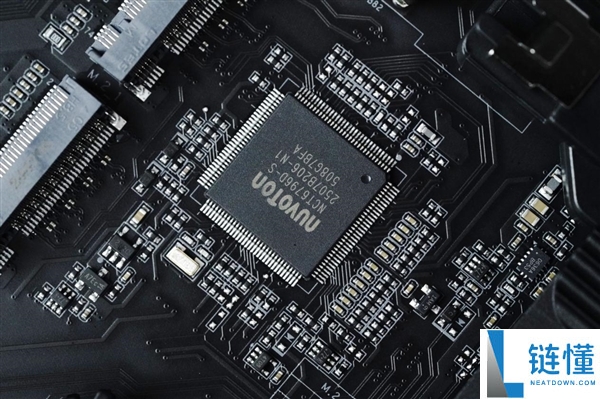 七彩虹 iGame B850M Ultra-OC V14 主板图赏：轻松打造千帧电竞主机