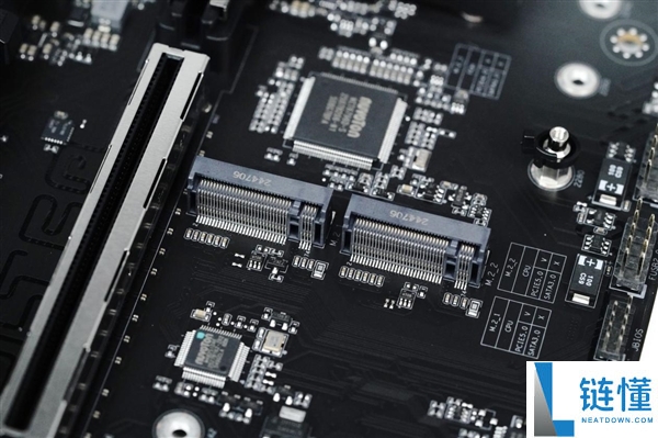 七彩虹 iGame B850M Ultra-OC V14 主板图赏：轻松打造千帧电竞主机