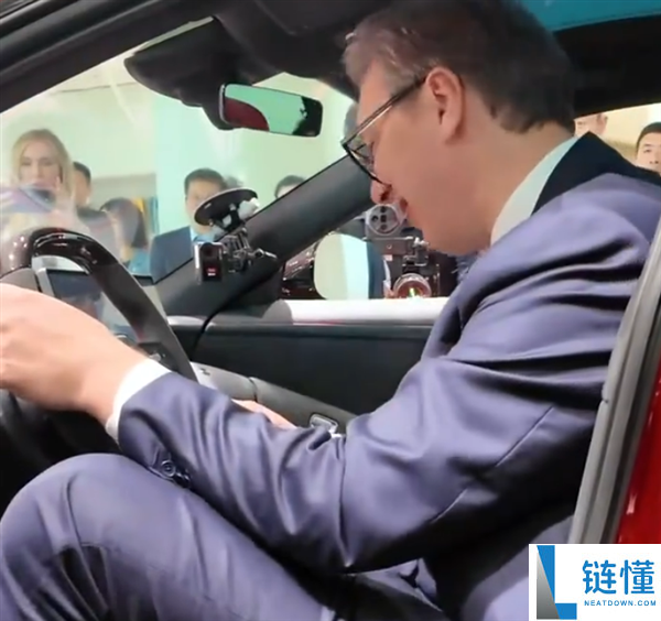 武契奇回应买不买小米汽车：幽默直言“买不起”！