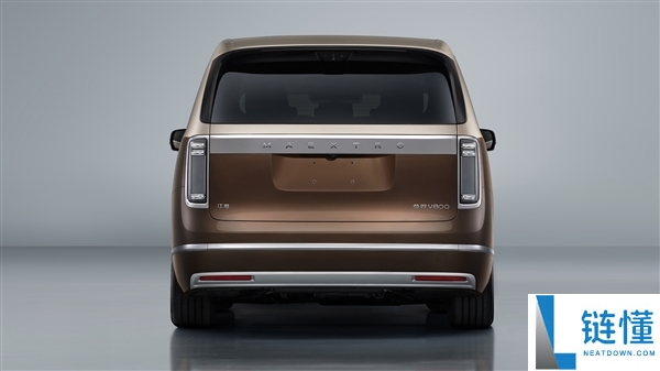 中国最大最尊 MPV！尊界首款 V800 实车上路，贵气十足