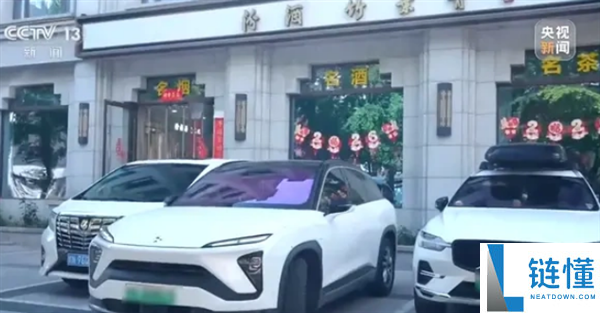 新能源车“变胖”难停放？老司机担忧车位紧张与狭窄道路困扰
