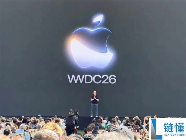 库克最后一次WWDC：AI Siri亮相，国行用户暂时无法使用