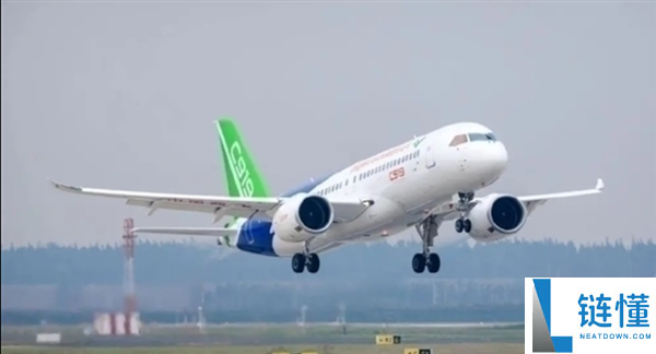 金鹏航空宣布飞机经济舱毛毯收费：每条15元引发关注