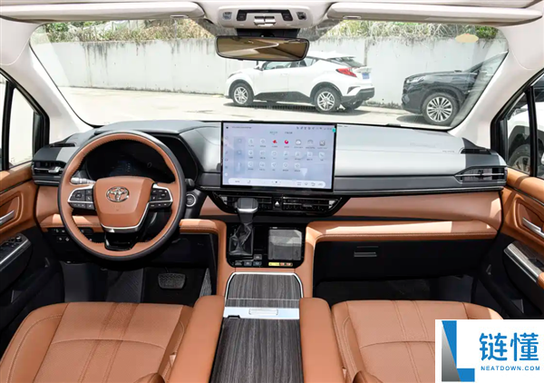 2027款丰田赛那SIENNA搭华为鸿蒙座舱，售价24.28万起—全面解析车型亮点