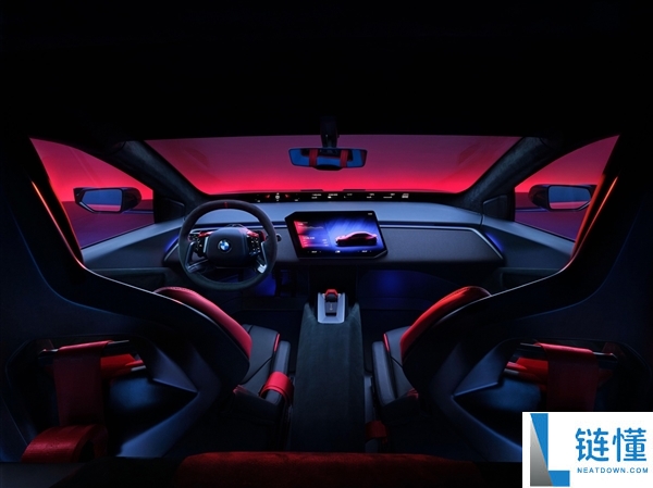 宝马M新世代概念车全球首发：四电机配置与原厂防滚架的强劲性能！