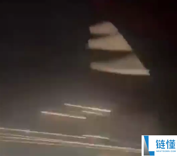 空客A330客机高空雷击事件：发动机起火，200多名乘客安全返航