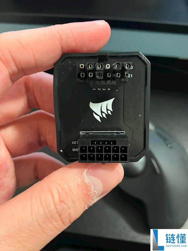 供电转接头耐105℃却融化，公版RTX 4090烧毁事件揭秘！