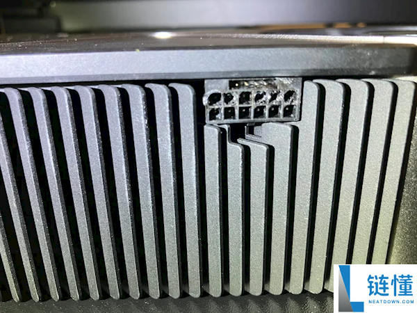 供电转接头耐105℃却融化，公版RTX 4090烧毁事件揭秘！