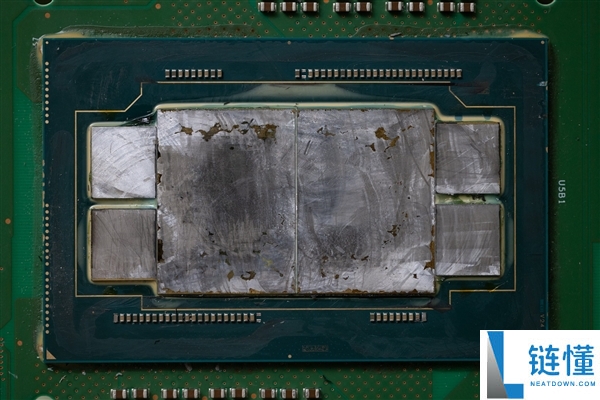 Intel废弃GPU样品意外泄露：双芯设计与四颗HBM2E显存揭秘