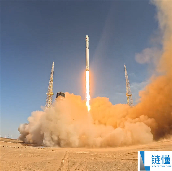 长征十二号运载火箭成功点火发射，送19组组网卫星入轨