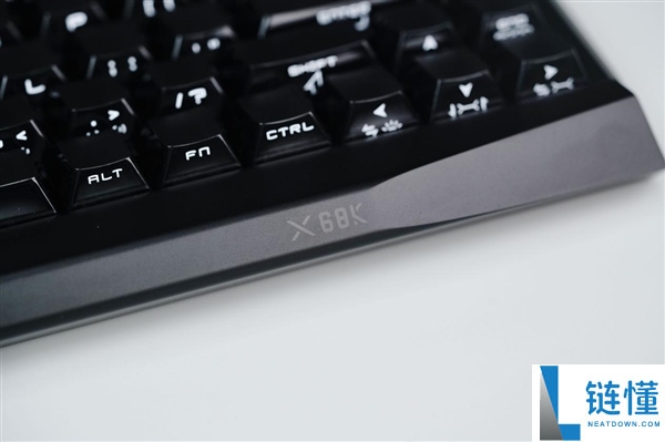微星X86K磁轴机械键盘图赏：0.01mm精准调行程体验