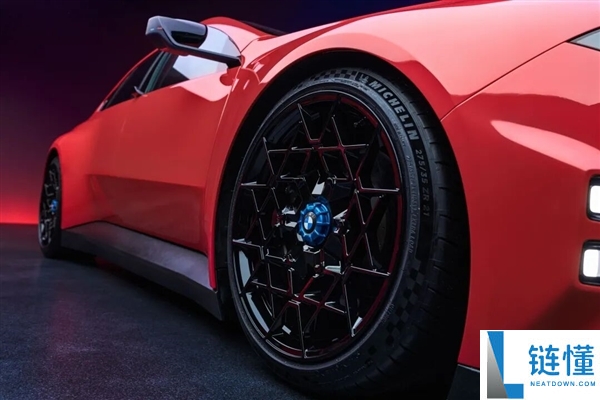 宝马在BBA崩老头大赛中获胜！