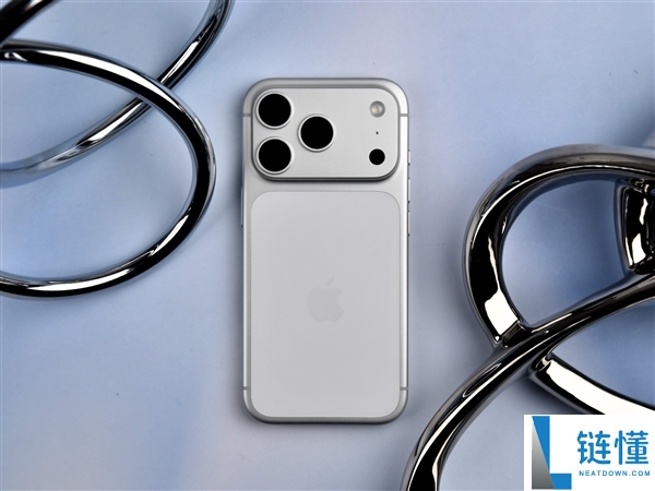 苹果涨价分析：现在入手还是等待iPhone 18？