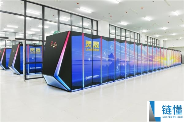 中国超算“灵晟”全球第一：1秒算力相当于70亿人十年运算能力