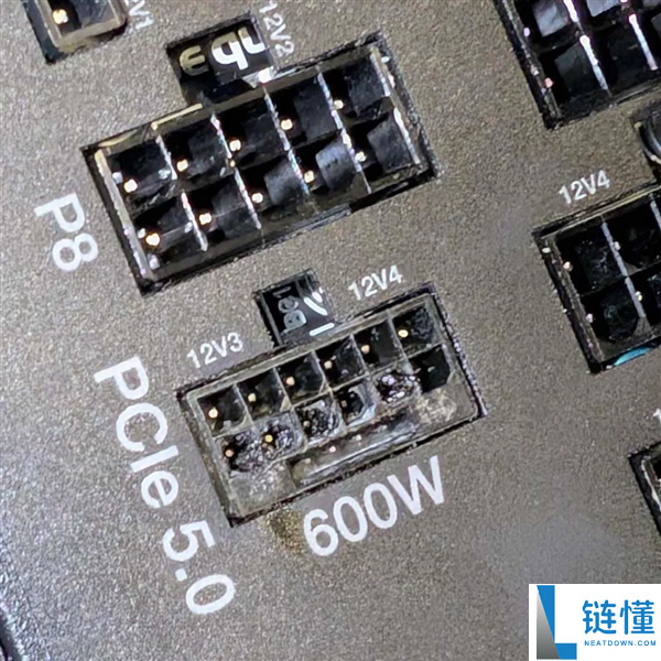 12V-2×6翻车事件：专业媒体测试卡遭遇同样困境