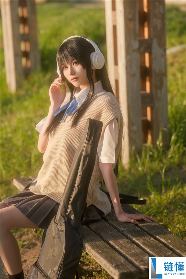 日本小姐姐精美Cosplay图片欣赏:完美还原蒂法和蕾塞角色