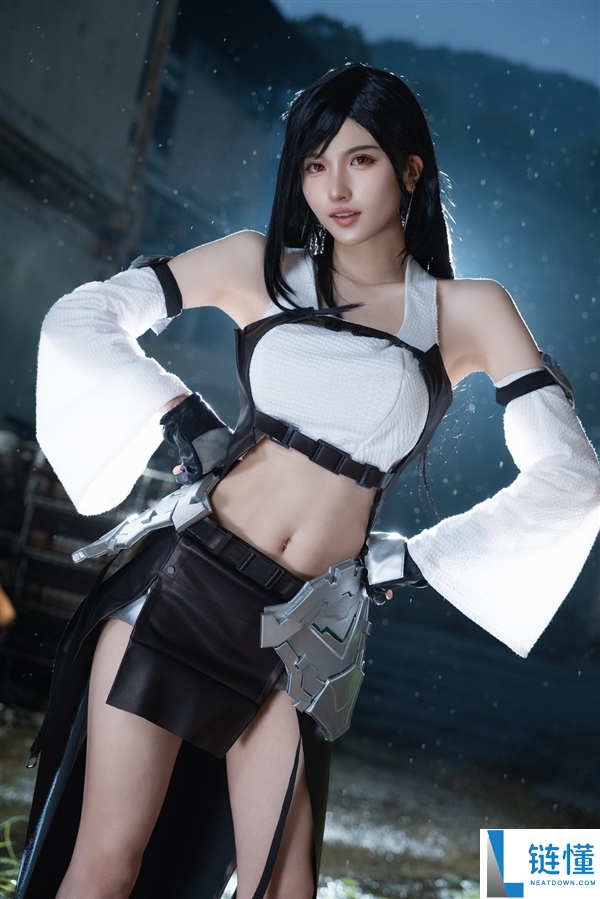 日本小姐姐精美Cosplay图片欣赏:完美还原蒂法和蕾塞角色