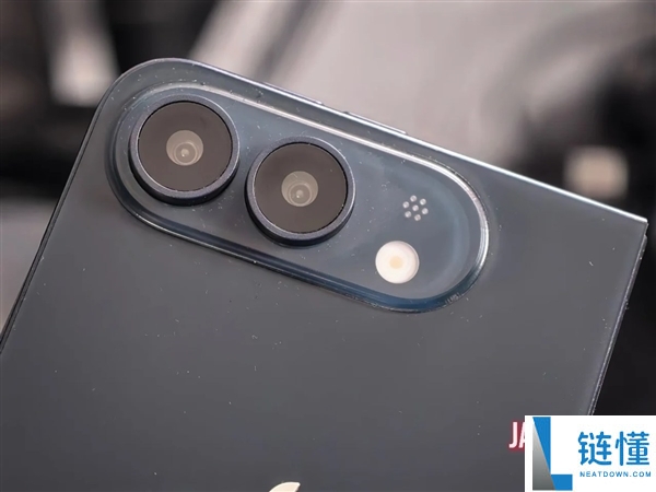 苹果首款折叠屏手机iPhone Ultra确认按时发售,无延期保障