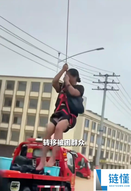 广西洪灾中无人机破例吊运群众:人民安全高于一切原则