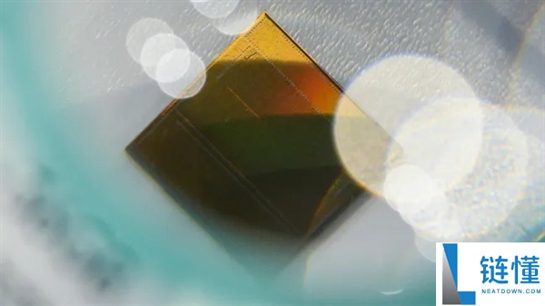 SK海力士65nm AI芯片能效超越A100,技术突破引发关注