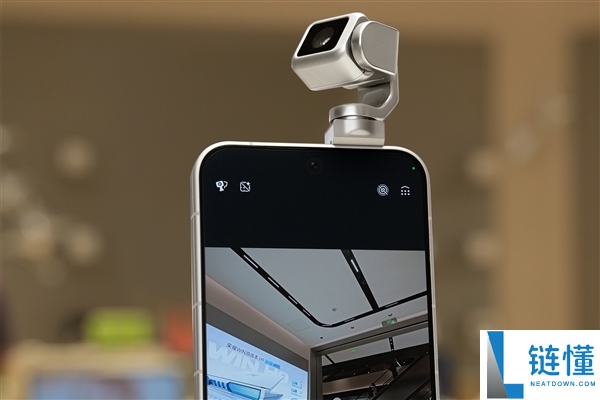 荣耀Robot Phone价格超15000元!全自研4D云台成本揭秘