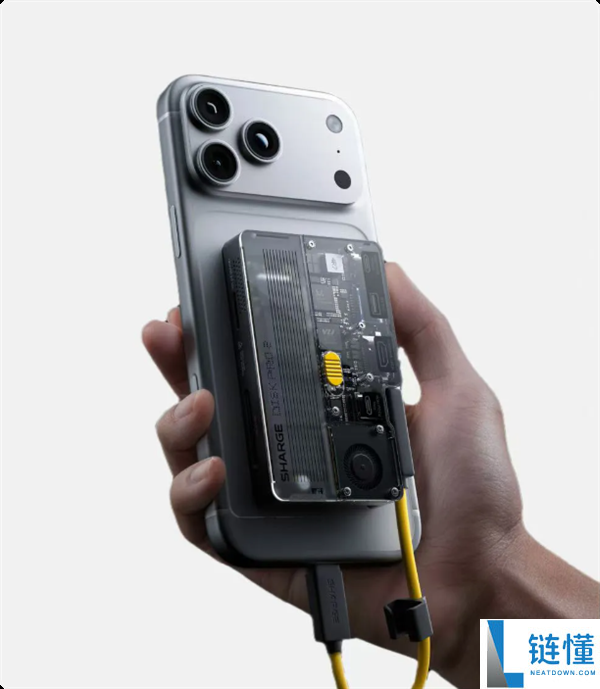 399元起!闪极闪盘Pro 2发布:三档可调风扇,支持最高8TB硬盘
