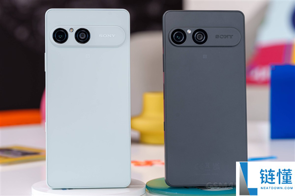 索尼Xperia 10 VIII发布:6.1英寸无孔屏与SD卡扩展,售价突破5000元