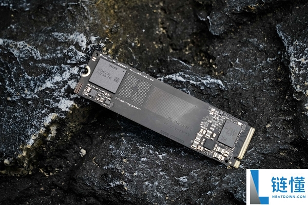 三星990固态硬盘评测:理想电脑扩容选择,PCIe 4.0高效能表现!