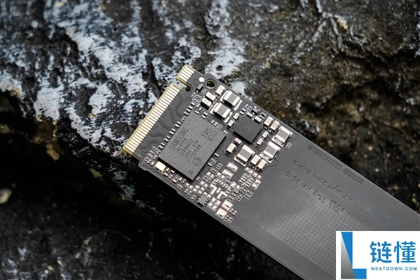 三星990固态硬盘评测:理想电脑扩容选择,PCIe 4.0高效能表现!