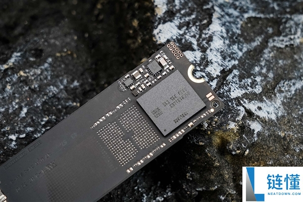 三星990固态硬盘评测:理想电脑扩容选择,PCIe 4.0高效能表现!