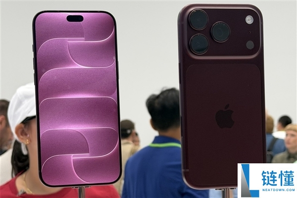 网友调侃iPhone 18系列发布:iPhone成年了,我却还在用老款苹果手机